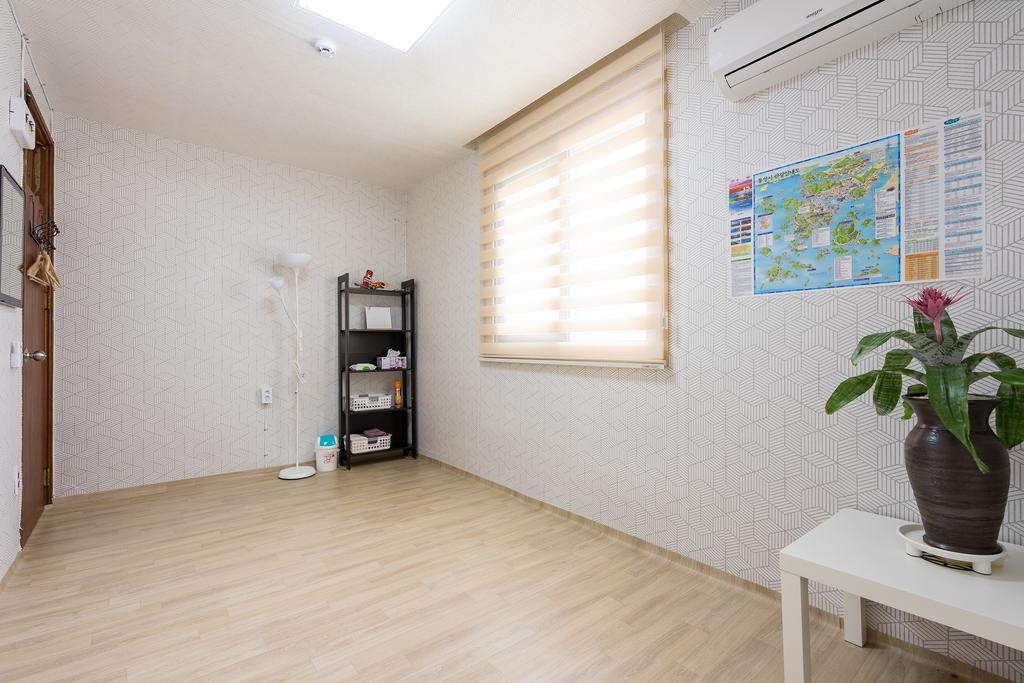 Yours Guesthouse In Tongyeong Esterno foto