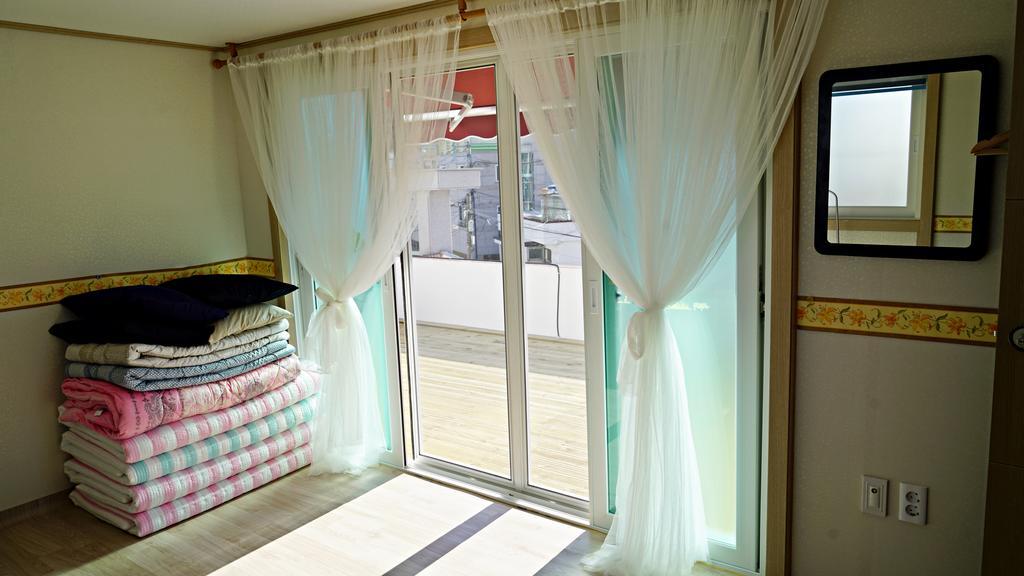 Yours Guesthouse In Tongyeong Esterno foto